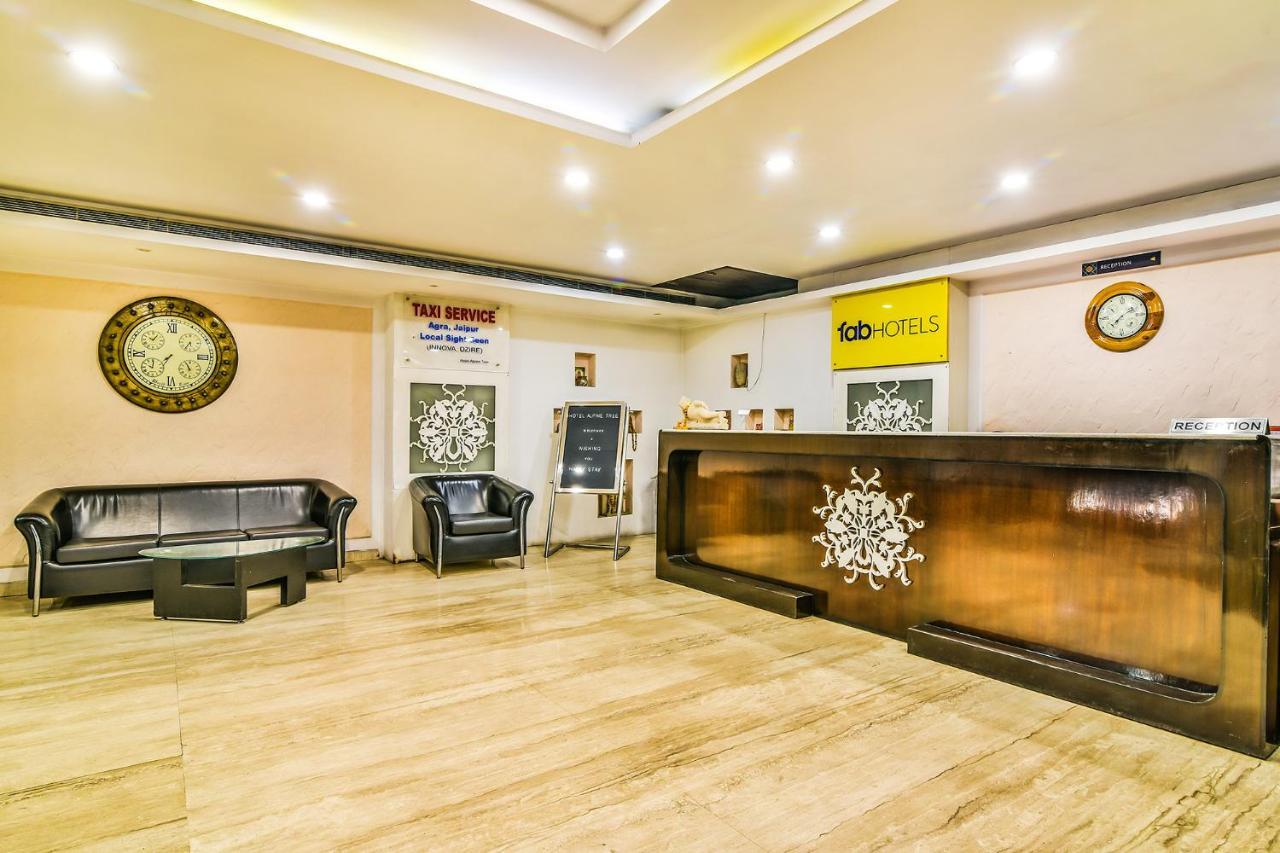 Hotel Alpine Tree Нью-Делі Екстер'єр фото